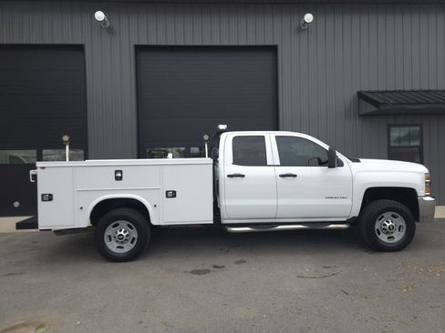 Used 2017 Chevrolet Silverado 2500 W/T AWD/4WD image 5