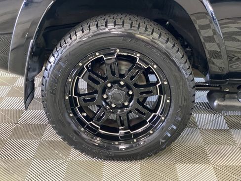 Used 2020 Toyota 4Runner SR5 Premium w/ Moonroof Package AWD/4WD image 39