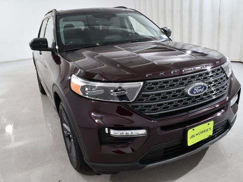 Used 2023 Ford Explorer XLT w/ Equipment Group 202A image 4