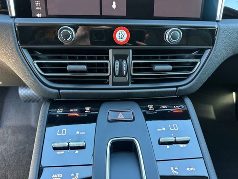 Used 2026 Porsche Macan S AWD/4WD image 26
