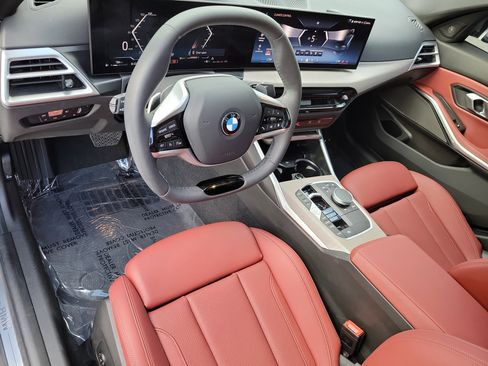 Used 2025 BMW 330i Sedan w/ Premium Package RWD image 19