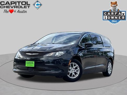 Used 2023 Chrysler Voyager LX FWD image 1