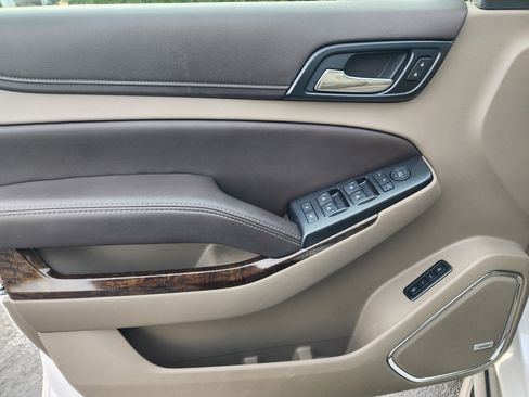 Used 2016 Chevrolet Suburban LT image 25