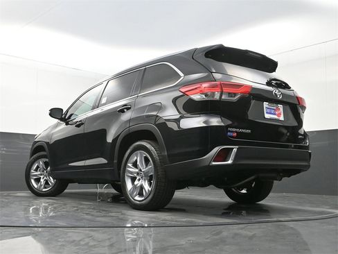 Used 2019 Toyota Highlander Limited image 31