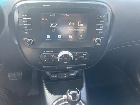 Used 2019 Kia Soul + FWD image 13