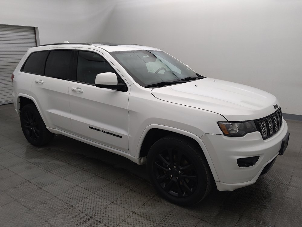 Used 2018 Jeep Grand Cherokee Altitude AWD/4WD image 11