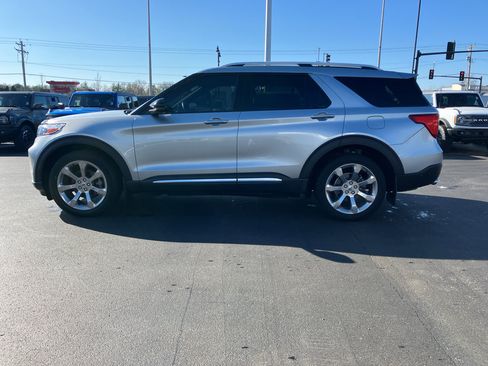 Used 2020 Ford Explorer Platinum w/ Premium Technology Package image 4