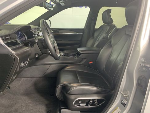 Used 2022 Jeep Grand Cherokee L Overland w/ Luxury Tech Group IV image 24