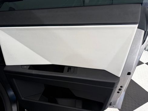 Used 2024 Tesla Cybertruck AWD Crew Cab image 28