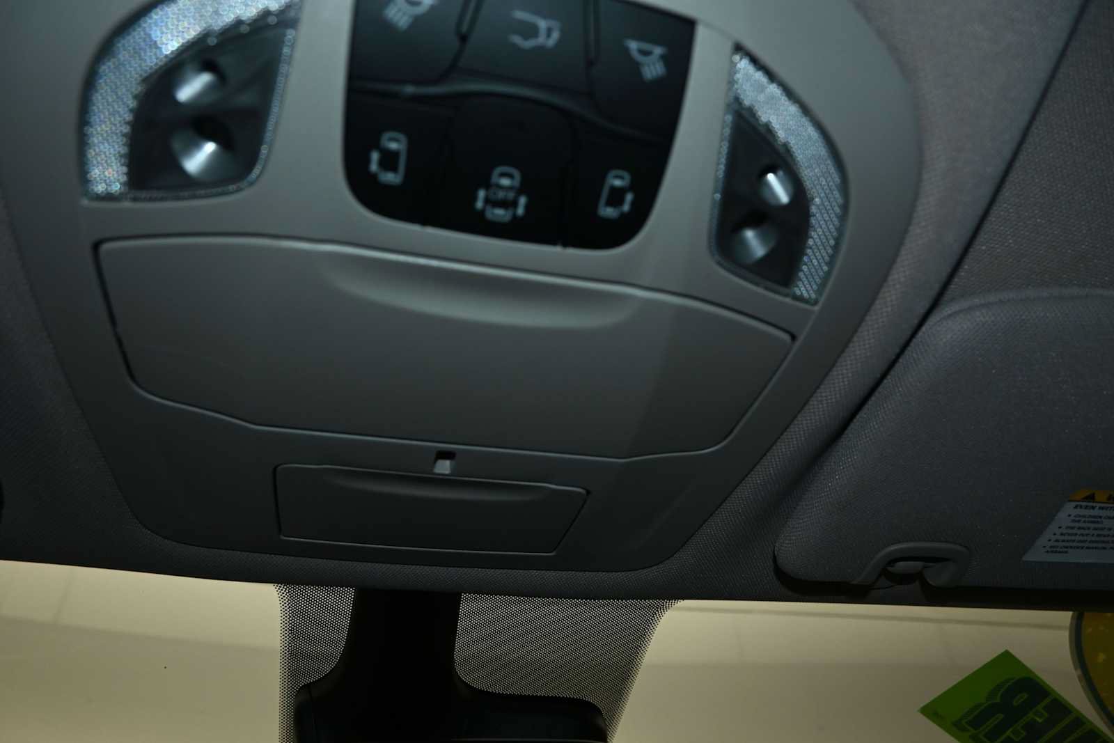 Used 2023 Chrysler Voyager LX FWD image 18