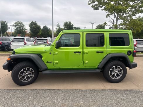 Used 2025 Jeep Wrangler Unlimited Sport AWD/4WD image 5