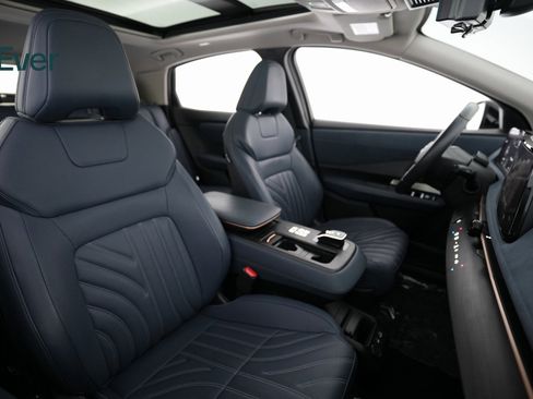 Used 2023 Nissan Ariya PLATINUM+ e-4ORCE image 8