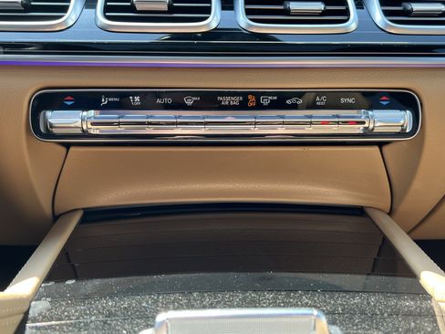 Certified 2025 Mercedes-Benz GLS 450 4MATIC image 30
