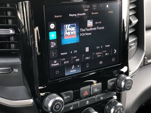 New 2026 RAM 1500 4x4 Crew Cab image 27