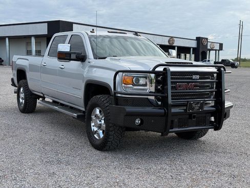 Used 2019 GMC Sierra 2500 SLT w/ Duramax Plus Package image 4