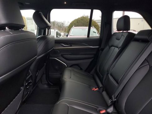 New 2026 Jeep Grand Cherokee Limited image 12