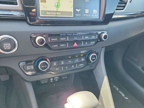 Used 2019 Kia Niro EX w/ EX Premium Package image 22