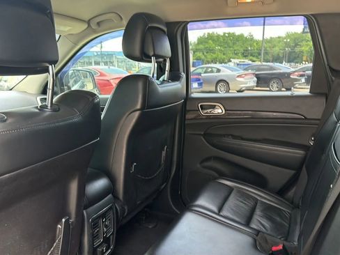 Used 2011 Jeep Grand Cherokee Laredo AWD/4WD image 46