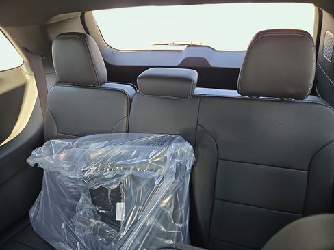 New 2026 Chevrolet Traverse LT FWD image 14