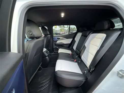 New 2026 Chevrolet Equinox EV LT image 23