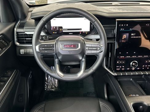 Certified 2024 GMC Acadia Elevation FWD image 17