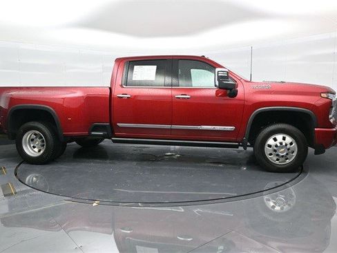 Certified 2025 Chevrolet Silverado 3500 High Country w/ High Country Premium Package image 10