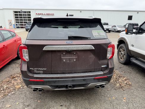 Used 2020 Ford Explorer Platinum w/ Premium Technology Package image 9