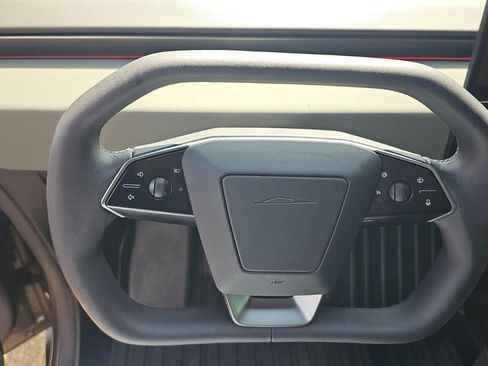 Used 2025 Tesla Cybertruck AWD Crew Cab image 4
