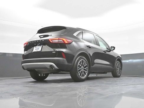 Certified 2026 Ford Escape SE w/ PHEV Premium Package FWD image 40