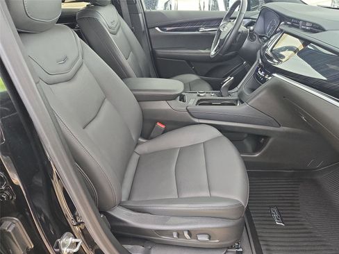 Used 2024 Cadillac XT6 Premium Luxury w/ LPO, Floor Liner Package AWD/4WD image 28