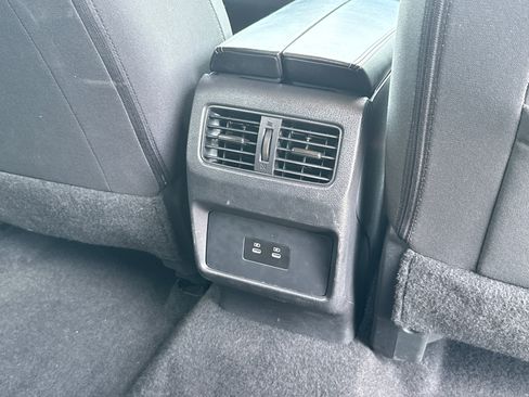 Used 2025 Nissan Rogue SV image 16