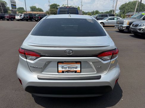 Used 2024 Toyota Corolla LE FWD image 4