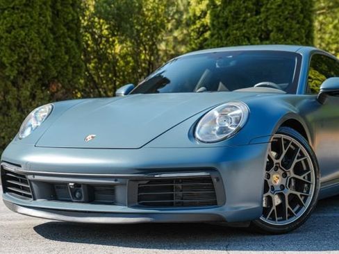 Used 2020 Porsche 911 Carrera 4S AWD/4WD image 2