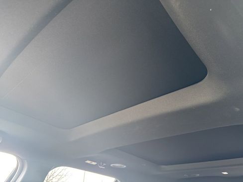 Used 2018 Ford Explorer XLT w/ Equipment Group 202A image 18