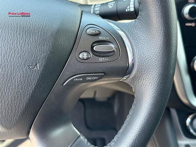 Used 2024 Nissan Murano SV FWD image 23