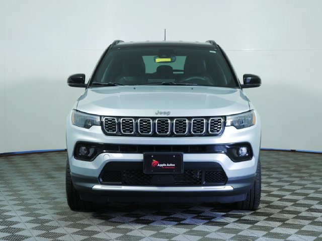 Used 2024 Jeep Compass Limited AWD/4WD image 2