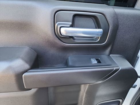 Used 2025 Chevrolet Silverado 2500 Custom w/ Custom Value Package image 37