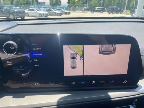 New 2026 Chevrolet Traverse LT w/ Midnight/Sport Edition FWD image 28