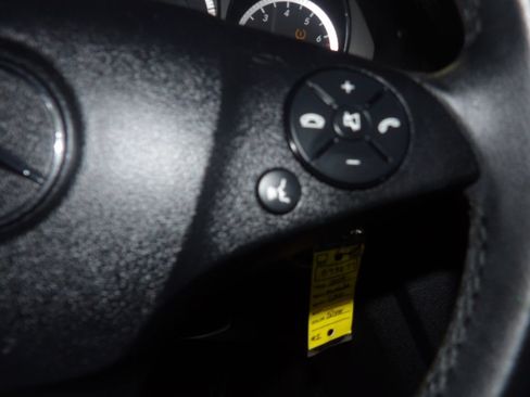 Used 2009 Mercedes-Benz C 300 Sedan image 15