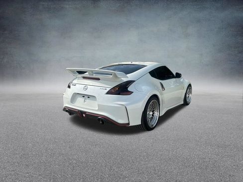 Used 2019 Nissan 370Z NISMO RWD image 5