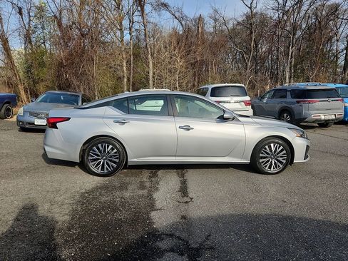 Certified 2023 Nissan Altima 2.5 SV image 8