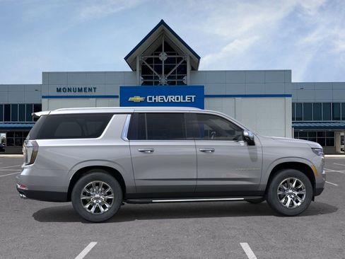 New 2026 Chevrolet Suburban Premier RWD image 5