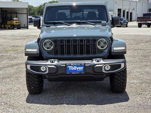 New 2026 Jeep Gladiator Sport AWD/4WD image 3
