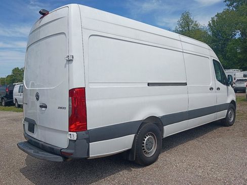 Used 2021 Mercedes-Benz Sprinter 2500 image 5