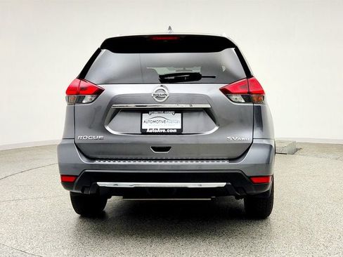 Used 2017 Nissan Rogue SV w/ SV Premium Package AWD/4WD image 6