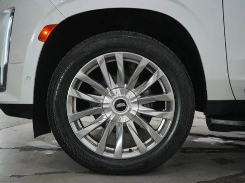 Used 2021 Cadillac Escalade ESV Premium Luxury image 32