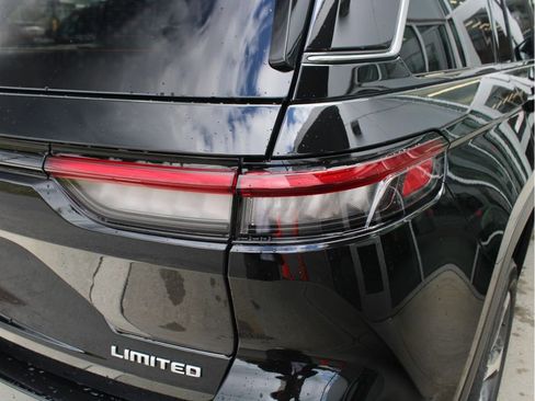 New 2025 Jeep Grand Cherokee Limited w/ Trailer Tow Package image 40