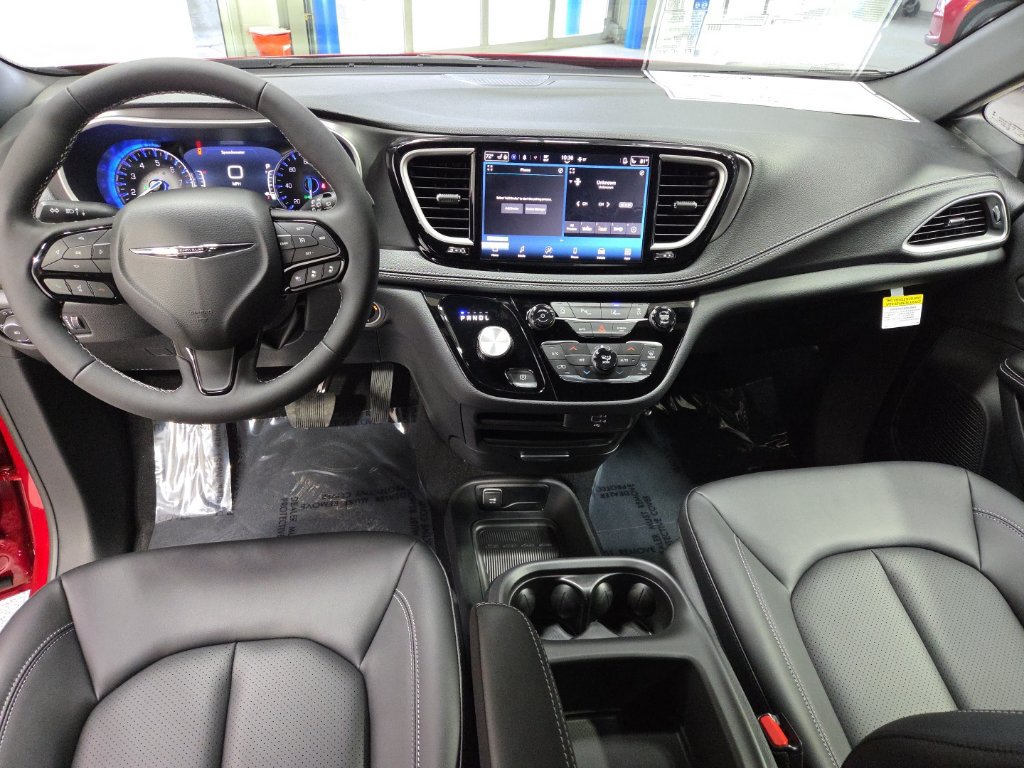 New 2026 Chrysler Pacifica Select w/ S Appearance Package FWD image 11