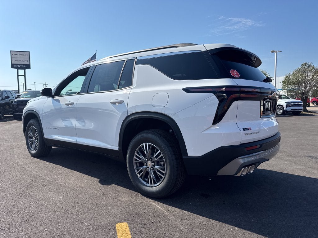New 2027 Chevrolet Traverse LT w/ LPO, Floor Liner Package FWD image 4
