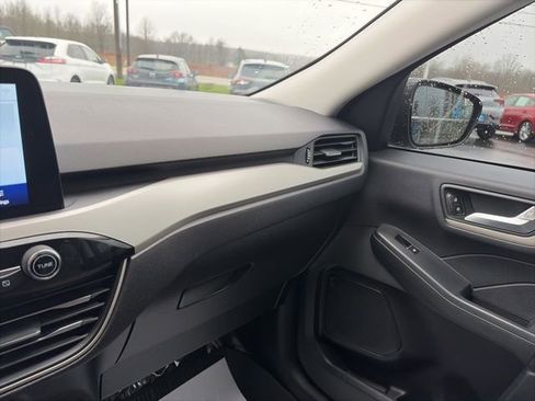 Used 2021 Ford Escape SE w/ Cold Weather Package FWD image 21